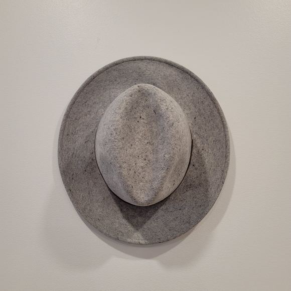 Club Monaco 100% Wool Hat - Picture 3 of 4